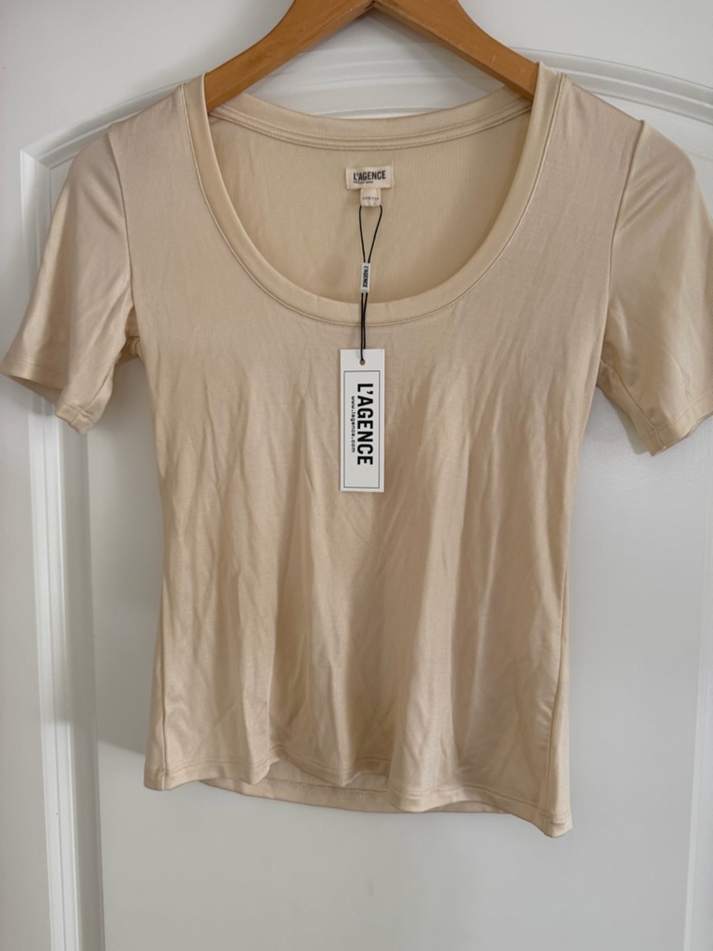 L'AGENCE Crewneck Tee in Light Beige